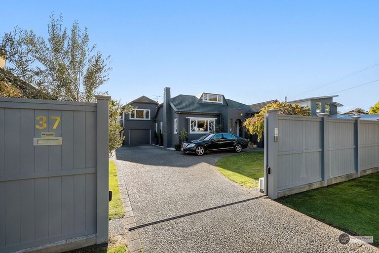 Photo of property in 37 Pohutukawa Street, Woburn, Lower Hutt, 5010