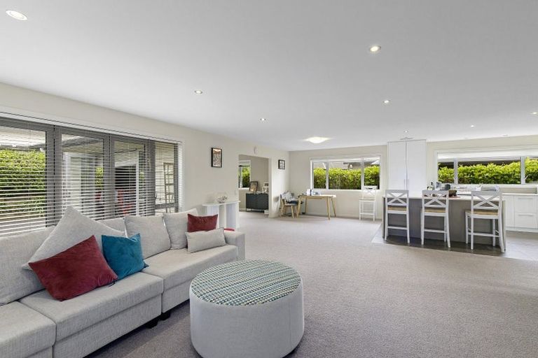 Photo of property in 9 Yarnbrook Grove, Churton Park, Wellington, 6037