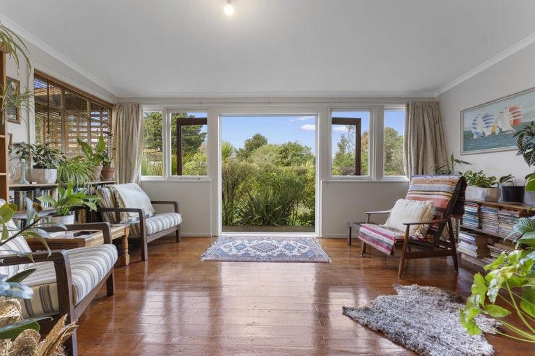 Photo of property in 36 Muhunoa Road West, Ohau, Levin, 5570