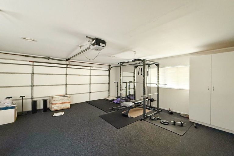 Photo of property in 20 Reynard Terrace, Conifer Grove, Takanini, 2112