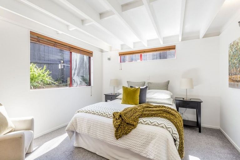 Photo of property in 2/43 Rawene Road, Birkenhead, Auckland, 0626