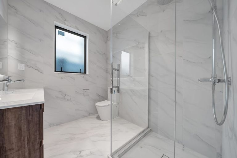 Photo of property in 5 Lawson Creek Street, Massey, Auckland, 0614