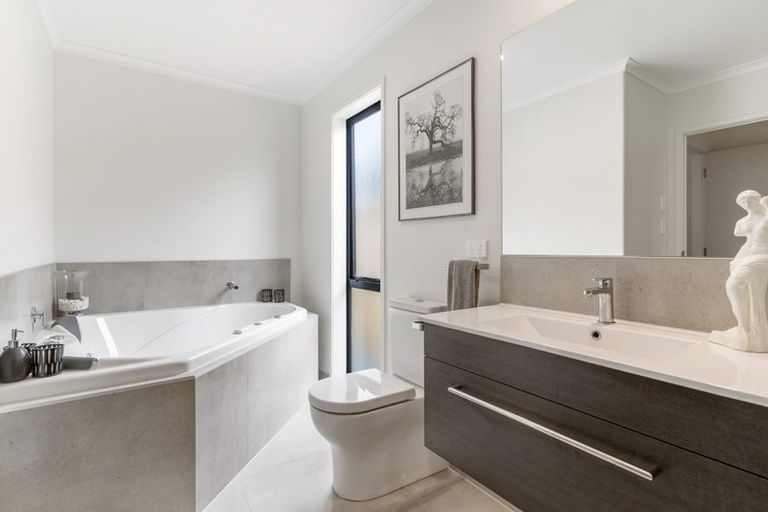 Photo of property in 53 Crown Street, Papamoa, 3118