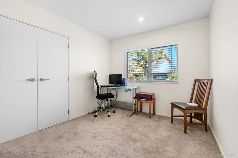 Photo of property in 1/76 Glamorgan Drive, Torbay, Auckland, 0630