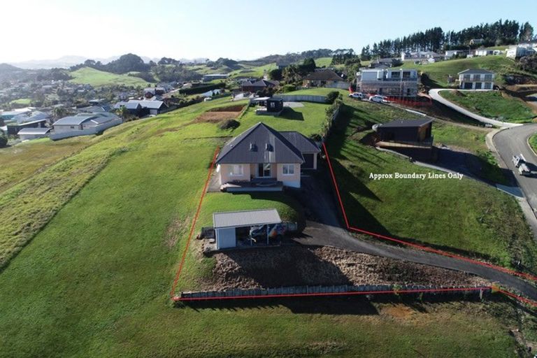 Photo of property in 10 Freyja Crescent, Coopers Beach, 0420