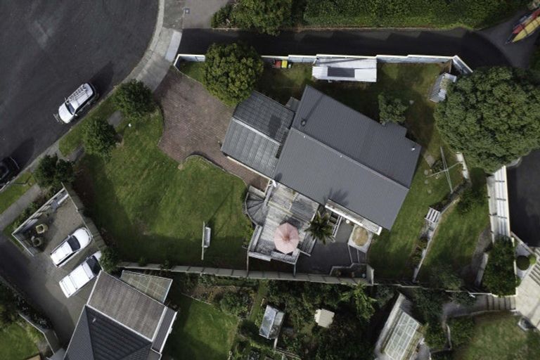 Photo of property in 10 Kaitake Place, Oakura, 4314