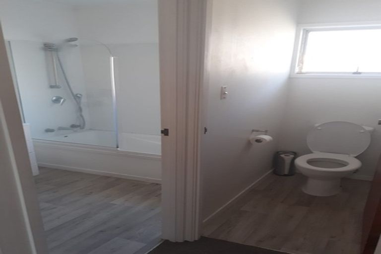 Photo of property in 9 Meadowood Drive, Unsworth Heights, Auckland, 0632