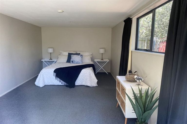 Photo of property in 6 Haynes Avenue, Upper Riccarton, Christchurch, 8041