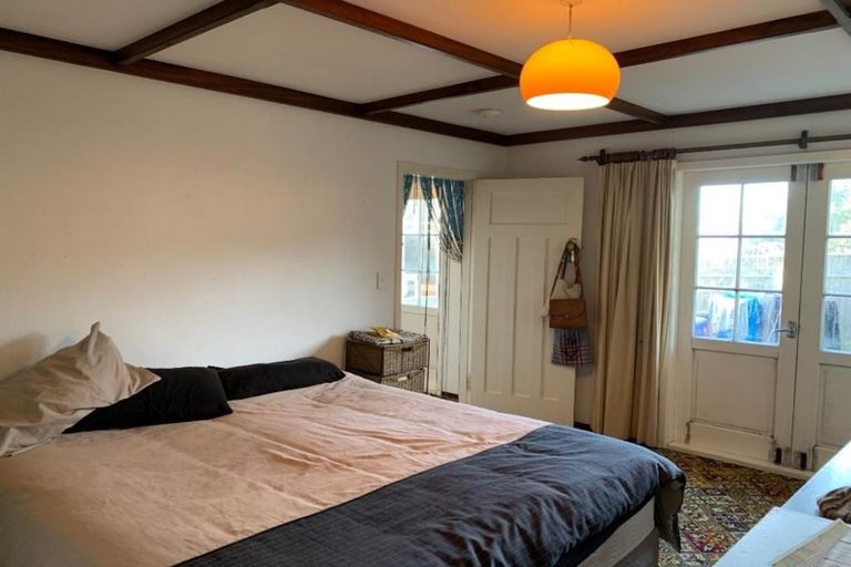 Photo of property in 1 Linwood Way, Island Bay, Wellington, 6023