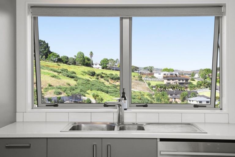 Photo of property in 18 Tokerau Crescent, Pukekohe, 2120