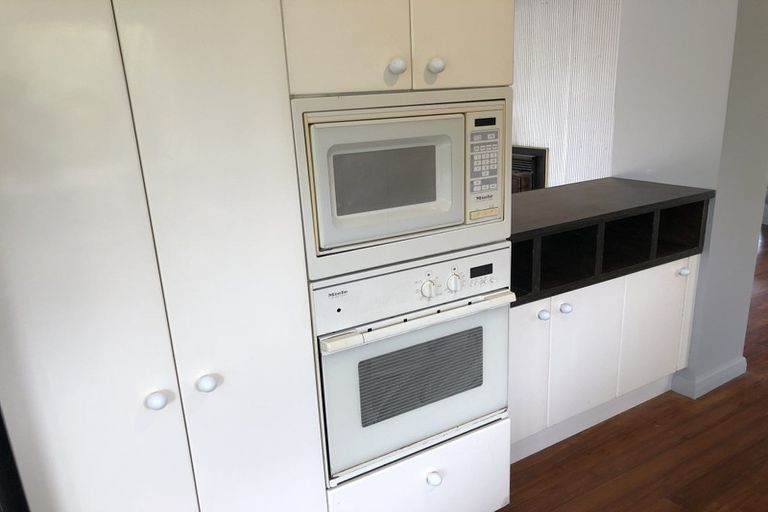 Photo of property in 44 Sylvan Avenue, Northcote, Auckland, 0627