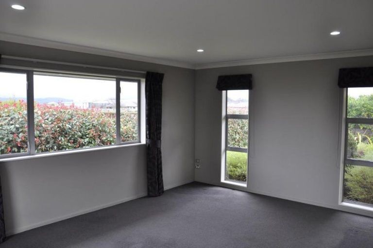 Photo of property in 51 Tennyson Avenue, Kelvin Grove, Palmerston North, 4414