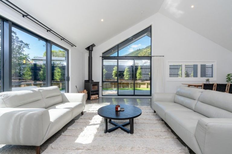 Photo of property in 51a Elizabeth Street, Waikanae, 5036