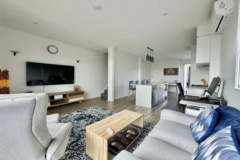 Photo of property in 38 Parahau Road, Papakura, 2110