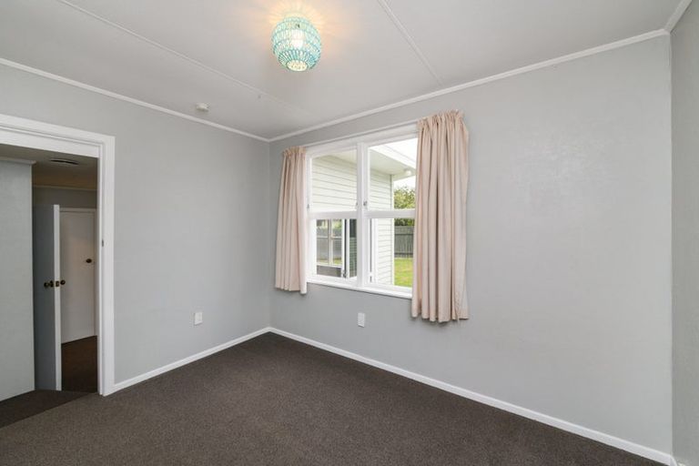 Photo of property in 14 Apollo Parade, Milson, Palmerston North, 4414