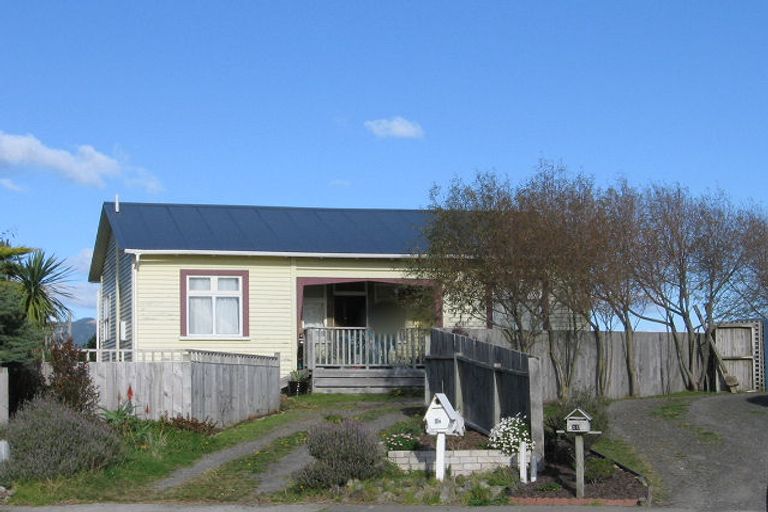 Photo of property in 12 Trig Hill Terrace, Waikanae Beach, Waikanae, 5036
