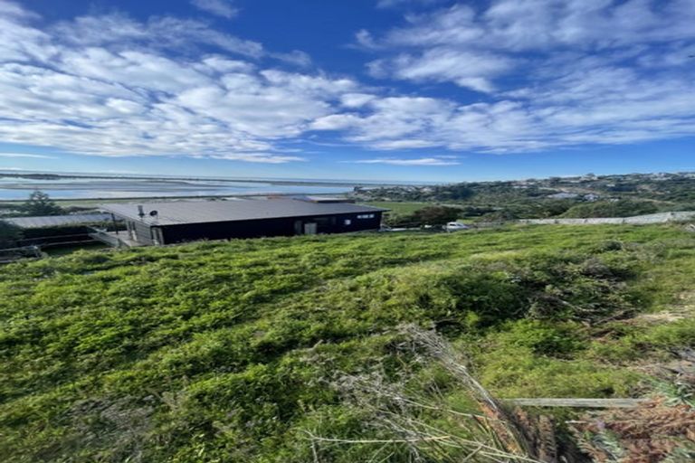 Photo of property in 1/28 Maffeys Road, Mount Pleasant, Christchurch, 8081