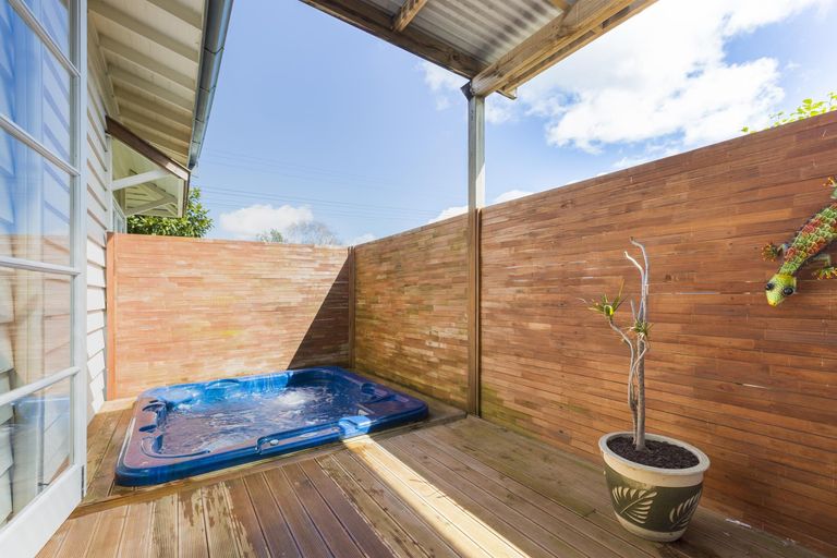 Photo of property in 12 Gibson Road, Tuakau, 2121