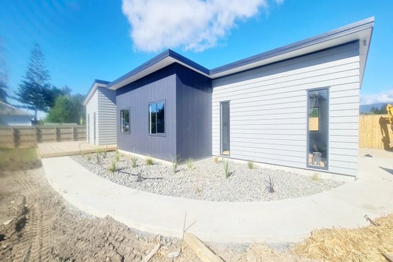 Photo of property in 100 Atkinson Avenue, Otaki Beach, Otaki, 5512