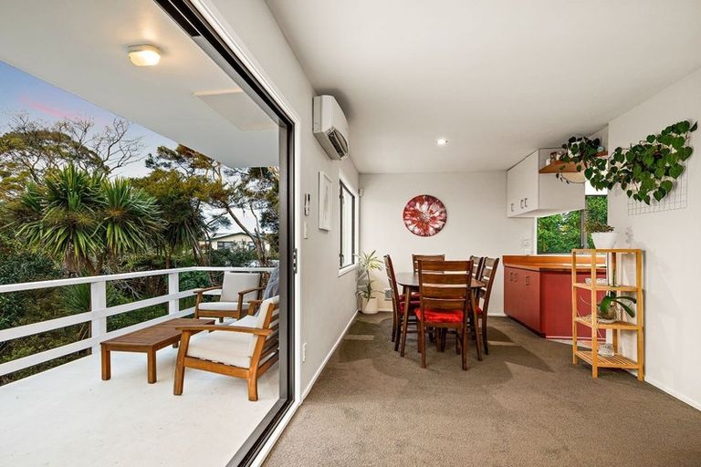 Photo of property in 1/22 Dawnhaven Drive, Te Atatu Peninsula, Auckland, 0610