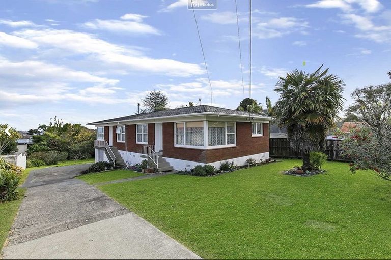 Photo of property in 1/4 Lynn Road, Bayview, Auckland, 0629