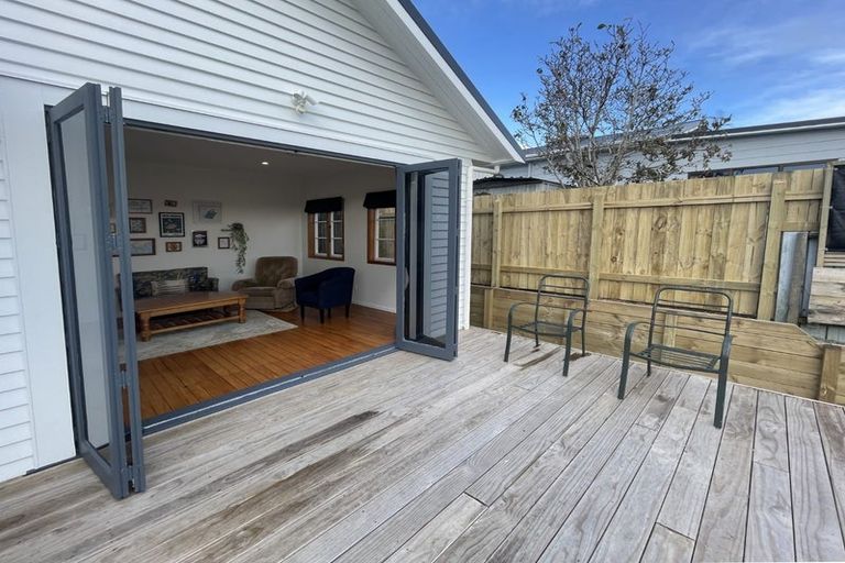 Photo of property in 238 Saint Aubyn Street, New Plymouth, 4310