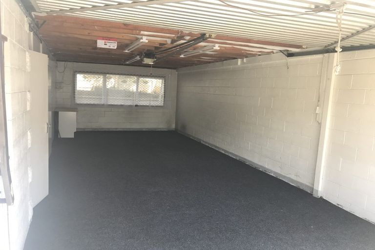 Photo of property in 2/162 Coronation Road, Hillcrest, Auckland, 0627