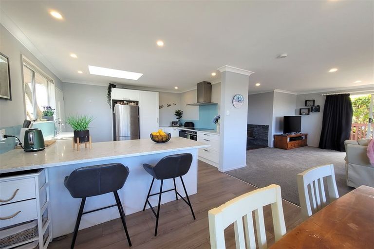 Photo of property in 9 Malaghan Grove, Johnsonville, Wellington, 6037