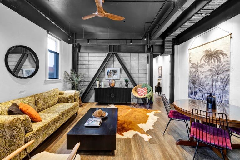 Photo of property in 127 Saint Aubyn Street, New Plymouth, 4310