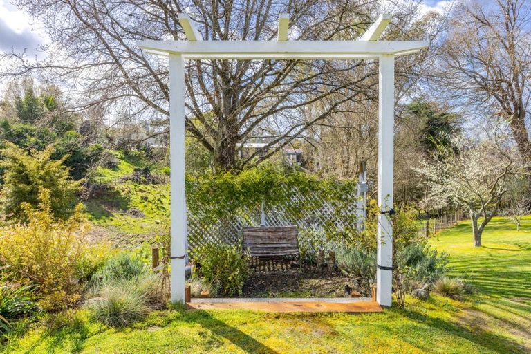 Photo of property in 21 Abbotsford Road, Waipawa, 4210