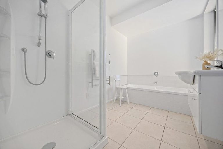 Photo of property in 44 Somerfield Street, Somerfield, Christchurch, 8024