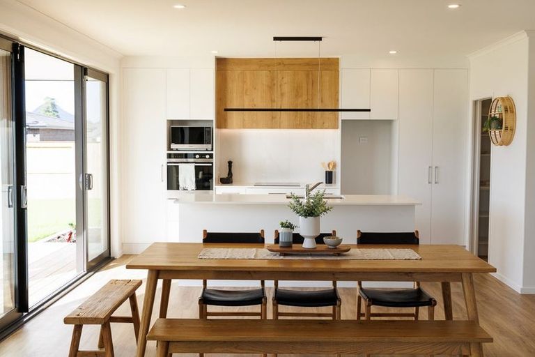 Photo of property in 32 Te Piriti Road, One Tree Point, 0118