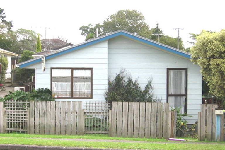 Photo of property in 112a Colwill Road, Massey, Auckland, 0614