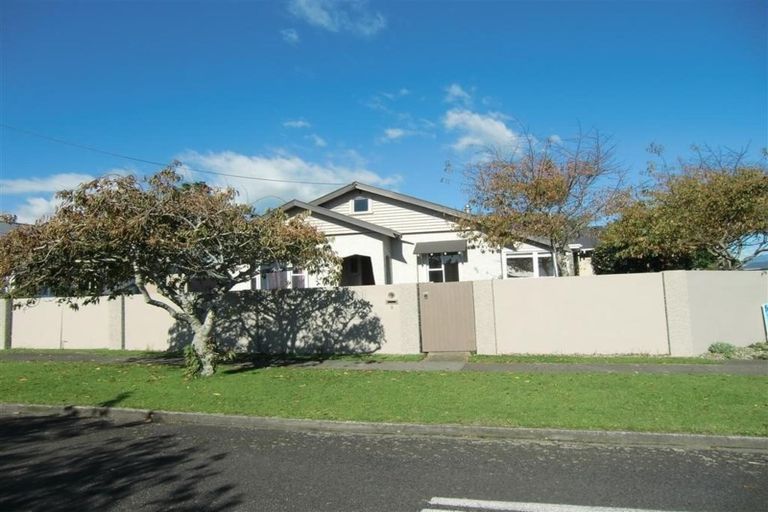 Photo of property in 2 Rawhiti Street, Vogeltown, New Plymouth, 4310