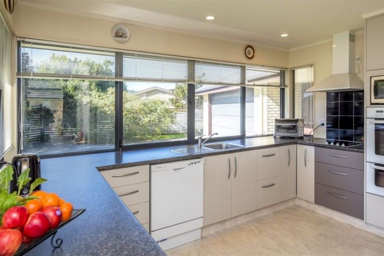 Photo of property in 12 Corfe Castle Lane, Levin, 5510