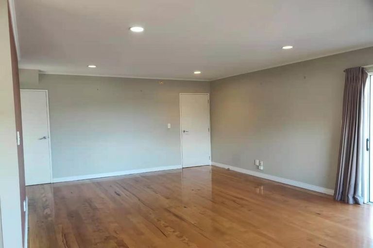 Photo of property in 1/227 Sunset Road, Sunnynook, Auckland, 0632