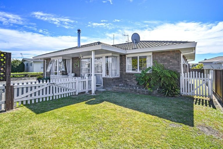 Photo of property in 1110a Karamu Road North, Mayfair, Hastings, 4122