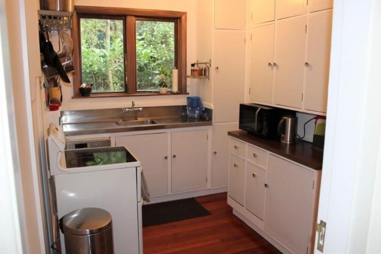 Photo of property in 51 Beacon Hill Road, Strathmore Park, Wellington, 6022