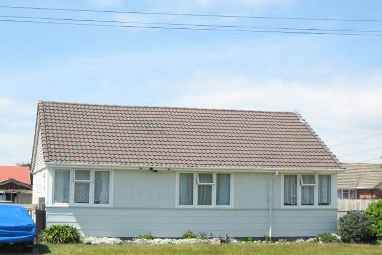 Photo of property in 16 Merrington Crescent, Aranui, Christchurch, 8061