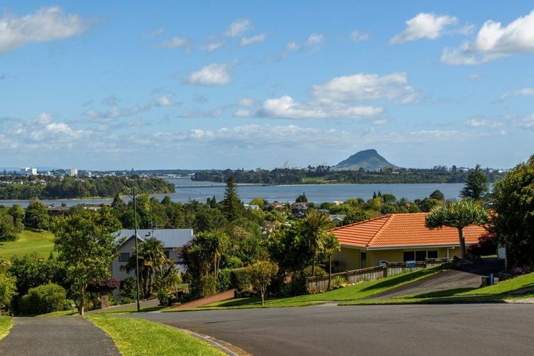 Photo of property in 70 Oteki Park Drive, Welcome Bay, Tauranga, 3112
