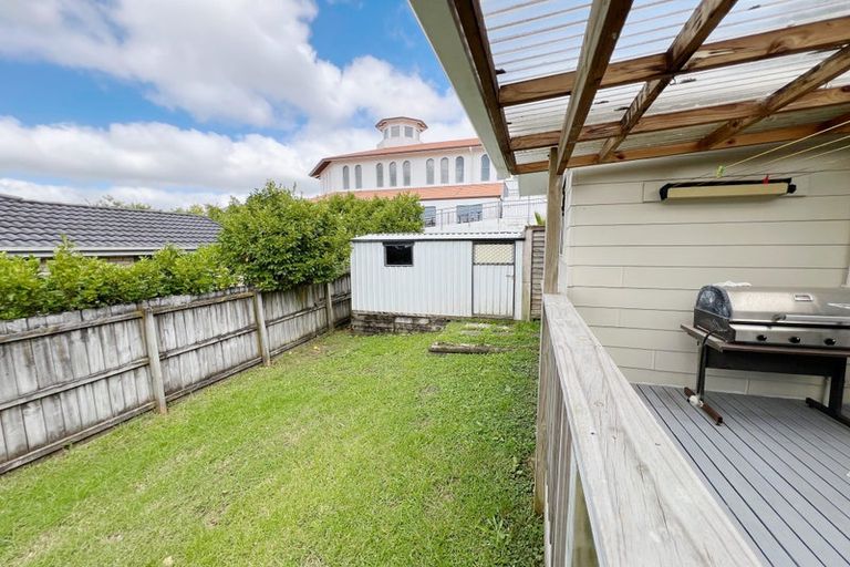 Photo of property in 125 Royal Road, Massey, Auckland, 0614