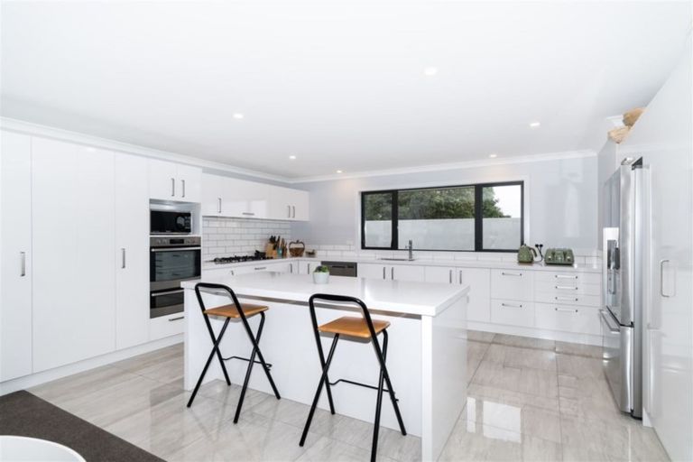 Photo of property in 5 Grand Oaks Drive, Awapuni, Palmerston North, 4412