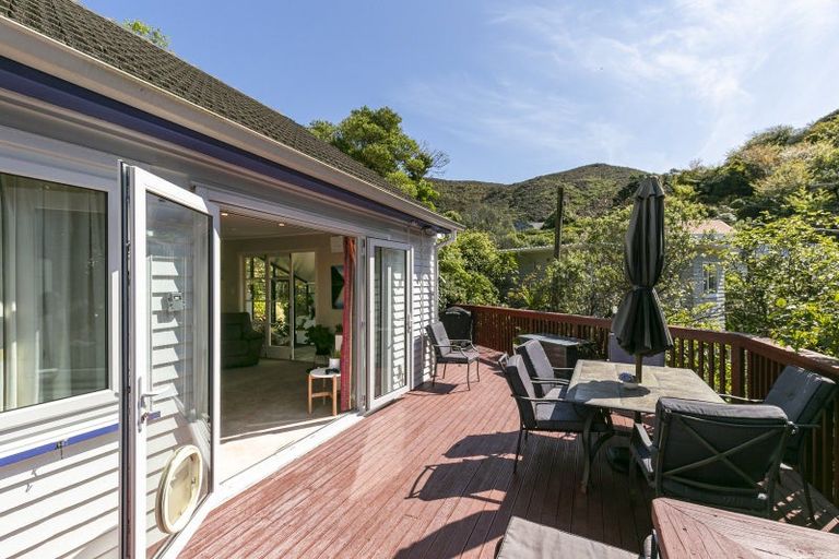 Photo of property in 53 Makara Road, Karori, Wellington, 6012