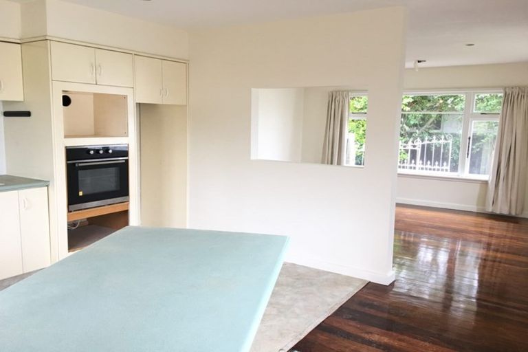 Photo of property in 18 Avonhead Road, Avonhead, Christchurch, 8042