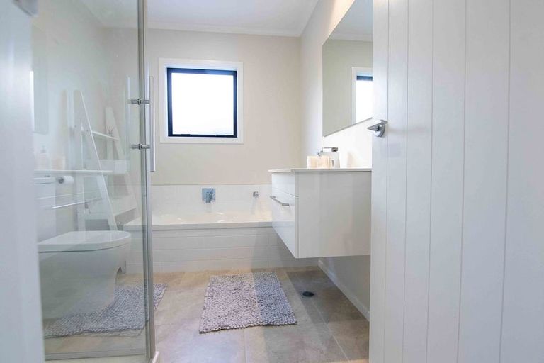 Photo of property in 33 Ridgedale Crescent, Flagstaff, Hamilton, 3210