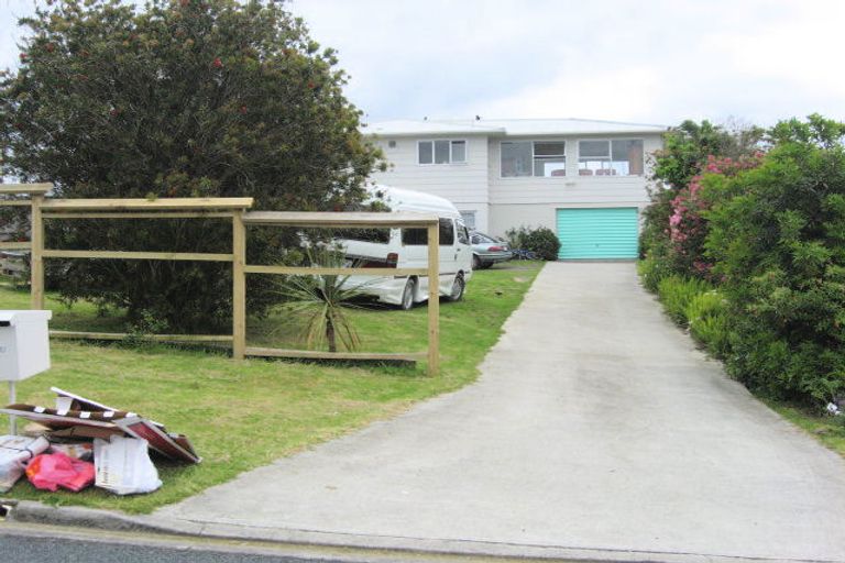 Photo of property in 1460 Whangaparaoa Road, Army Bay, Whangaparaoa, 0930