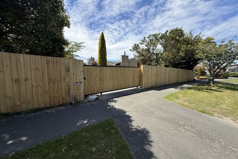 Photo of property in 20 Ambleside Drive, Burnside, Christchurch, 8053