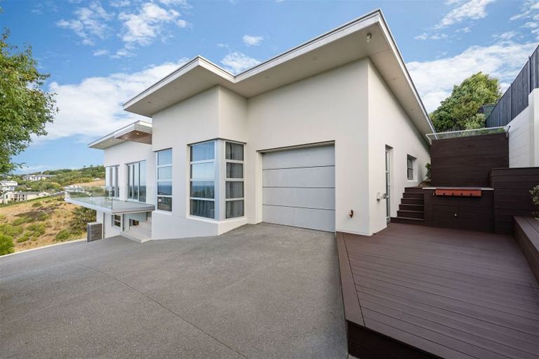 Photo of property in 4 Law Lane, Mount Pleasant, Christchurch, 8081
