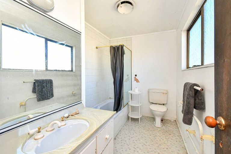 Photo of property in 1/23 Beihlers Road, Weymouth, Auckland, 2103