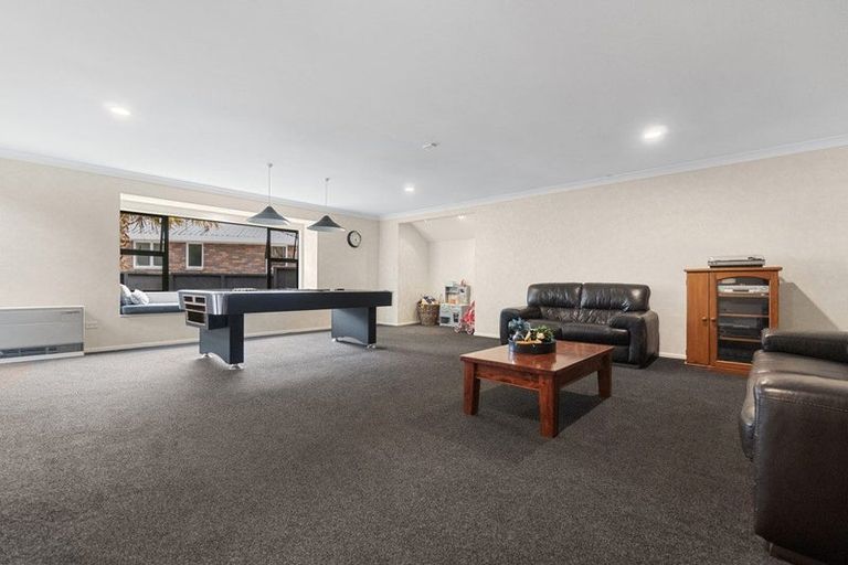 Photo of property in 12 Sunset Close, Western Heights, Hamilton, 3200